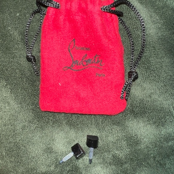 Never Worn! Louboutin Simple Pumps - Picture 10 of 12